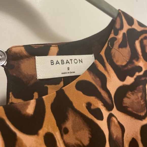 Stunning, stylish dress from Babaton size 2 - Picture 2 of 4
